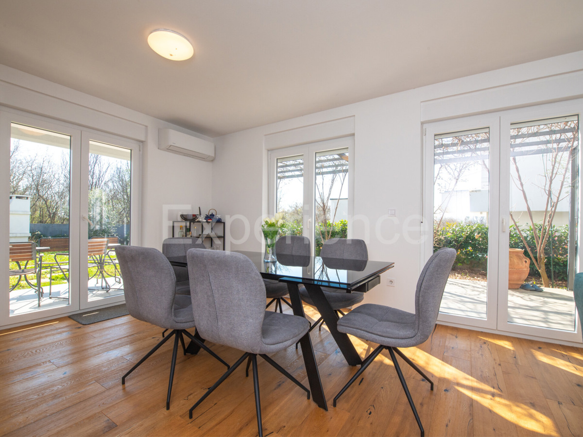 ISTRIA, vicino a Parenzo - ultima casa a schiera, NUOVA COSTRUZIONE, 4 camere da letto!