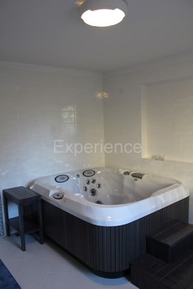 Umago, villa di lusso fronte mare, 8 camere, piscina, SPA