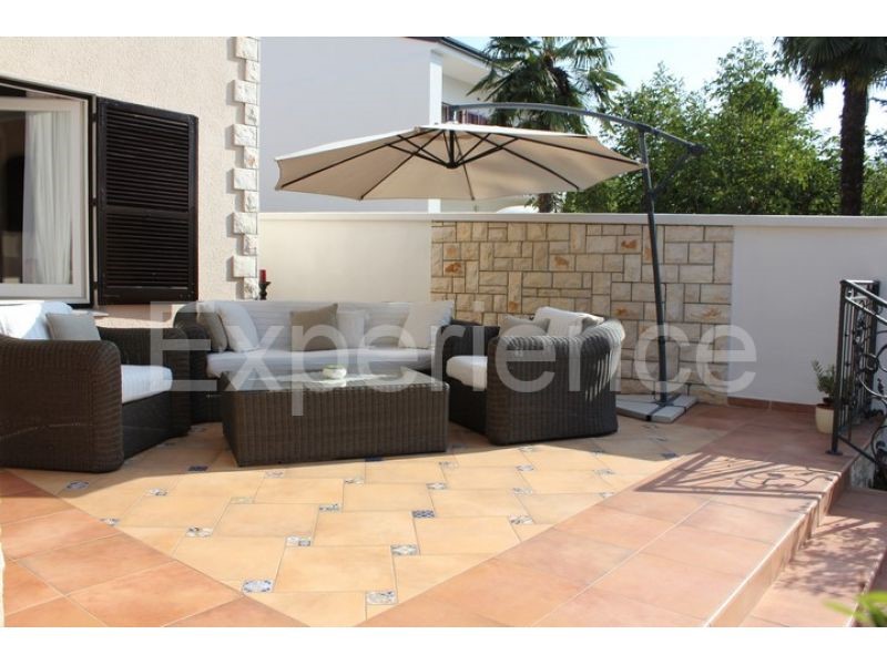 Umago, villa di lusso fronte mare, 8 camere, piscina, SPA