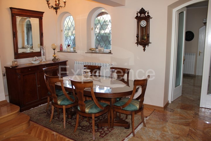 Umago, villa di lusso fronte mare, 8 camere, piscina, SPA