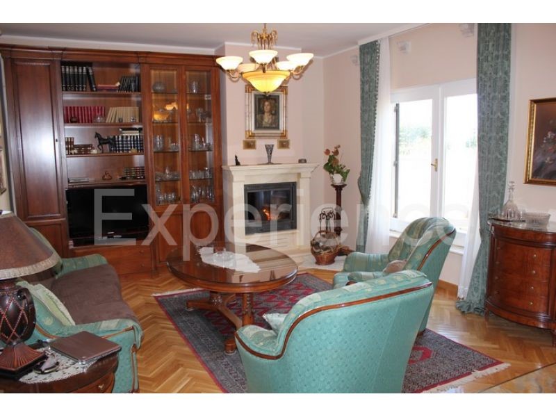 Umago, villa di lusso fronte mare, 8 camere, piscina, SPA