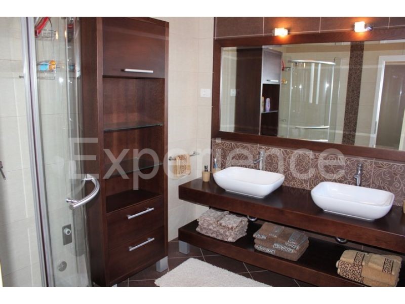 Umago, villa di lusso fronte mare, 8 camere, piscina, SPA