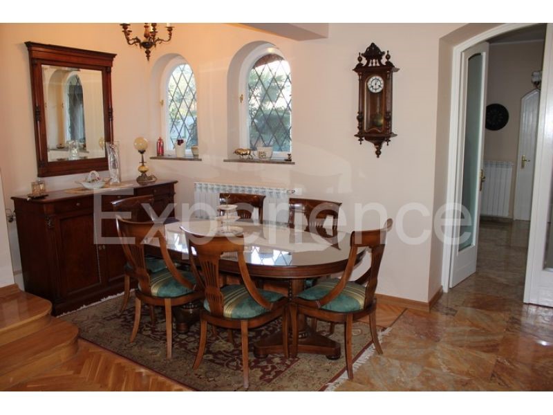 Umago, villa di lusso fronte mare, 8 camere, piscina, SPA