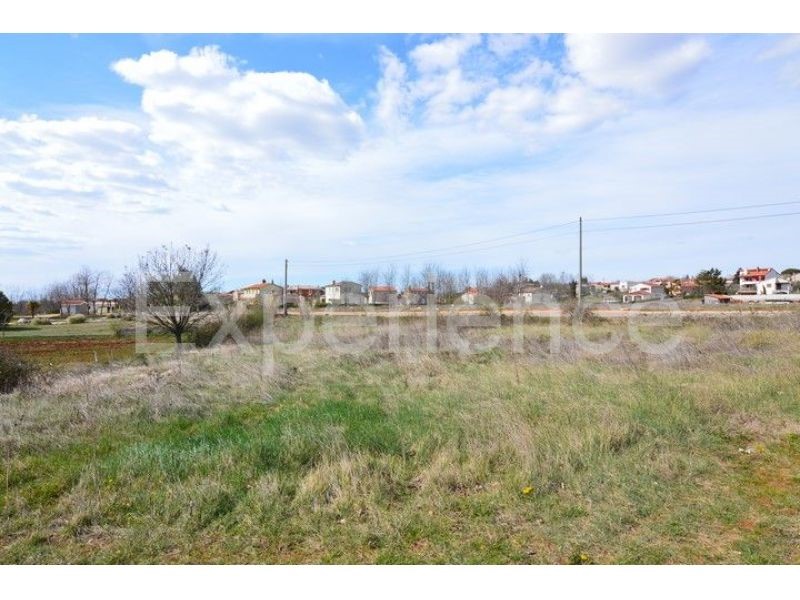 Nelle vicinanze di Parenzo - terreno edificabile, superficie di 1.120 m²
