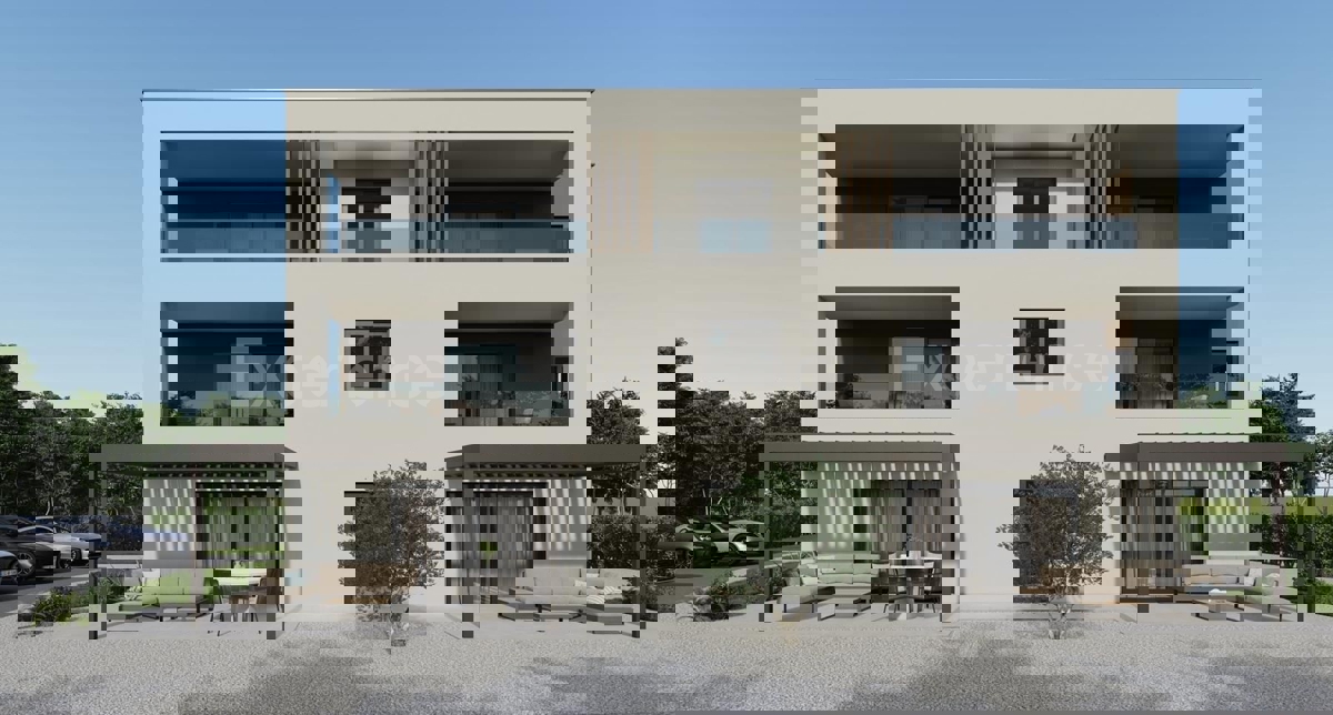 Attico con 4 camere e ampia terrazza – Parenzo, 600 m dal mare