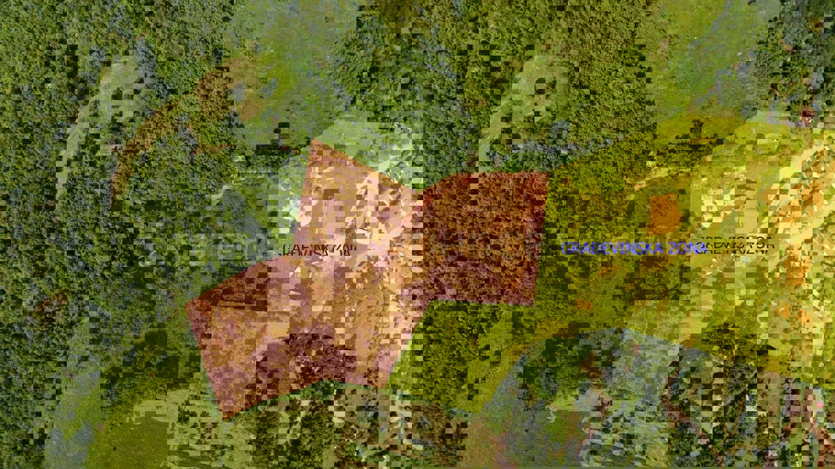 ISTRIA, Montona - terreno agricolo adiacente alla zona edificabile, VISTA SU MONTONA!