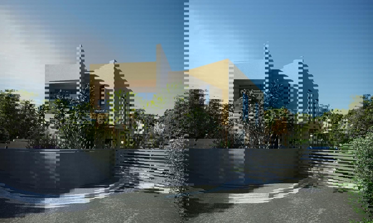 Vicino a Verteneglio - a 6 km dal mare, casa moderna con piscina!