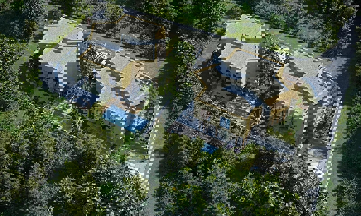 Vicino a Verteneglio - a 6 km dal mare, casa moderna con piscina!