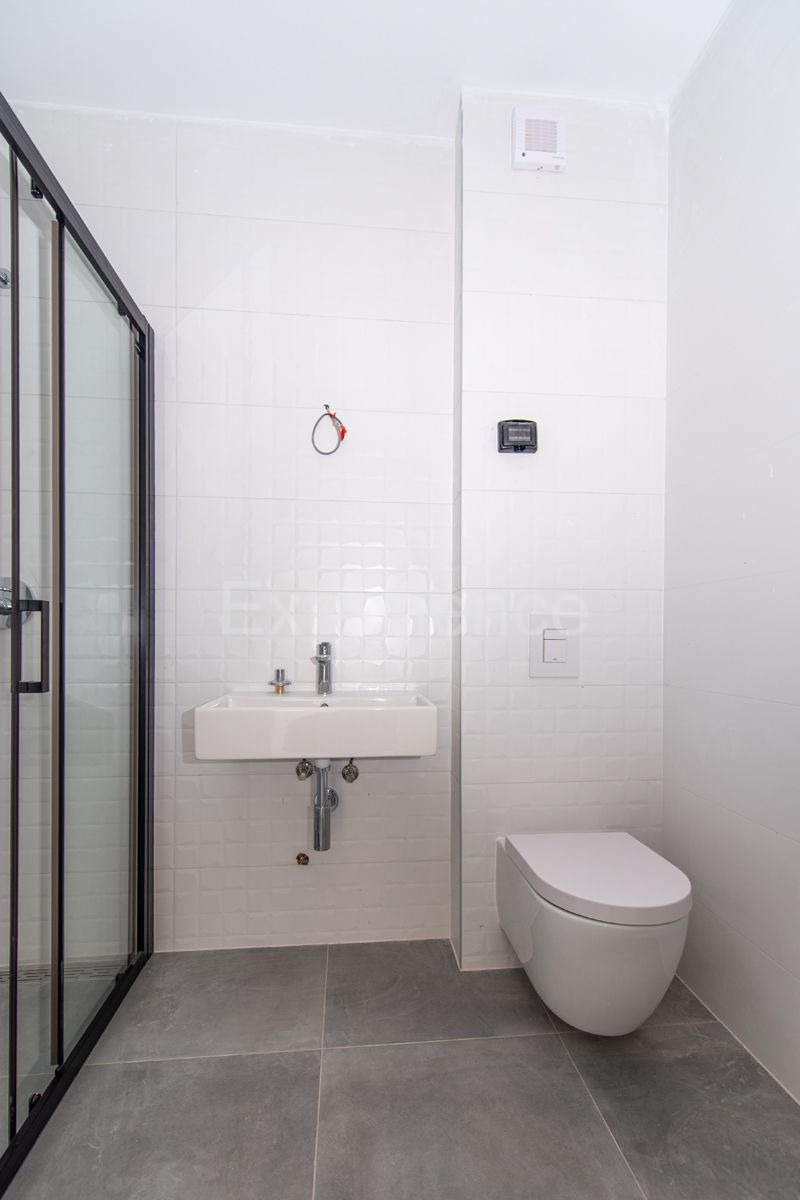 ISTRIA, Umago - appartamento con spazioso balcone (11,42 m²), 1. piano, ASCENSORE!