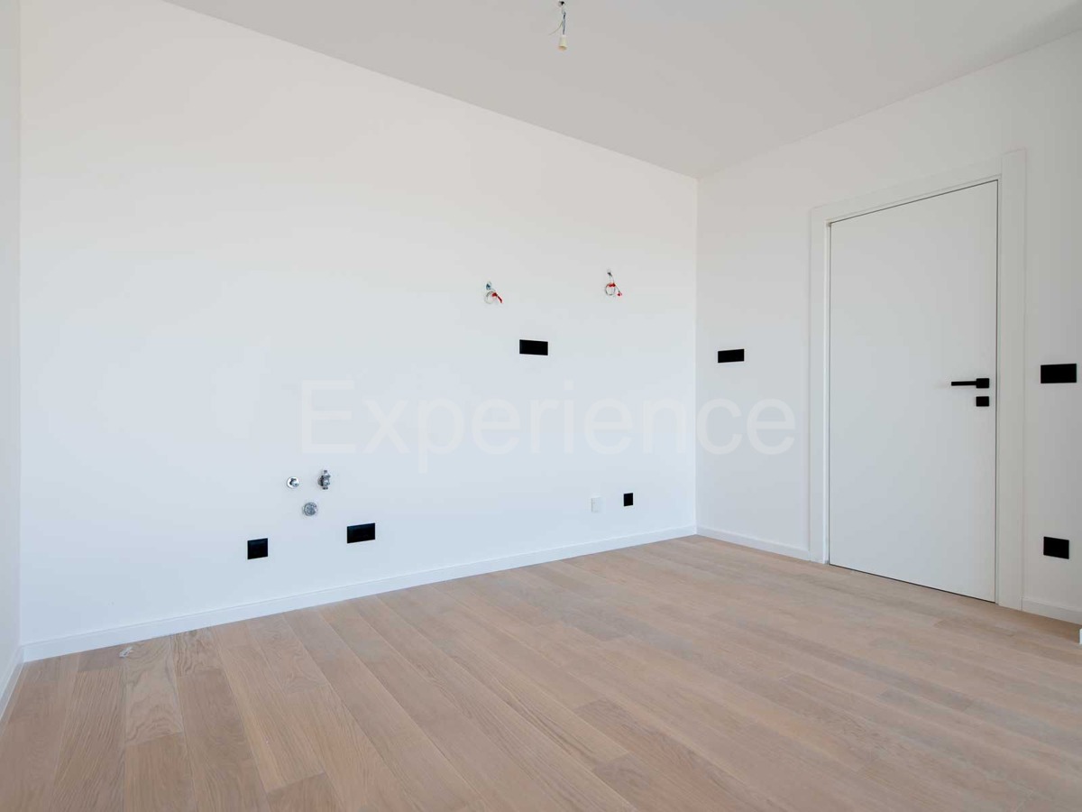 ISTRIA, Umago - appartamento in un nuovo edificio con garage, 3. piano, ASCENSORE!