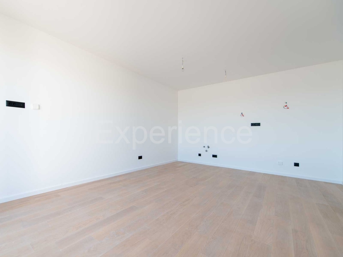 ISTRIA, Umago - appartamento in un nuovo edificio con garage, 3. piano, ASCENSORE!