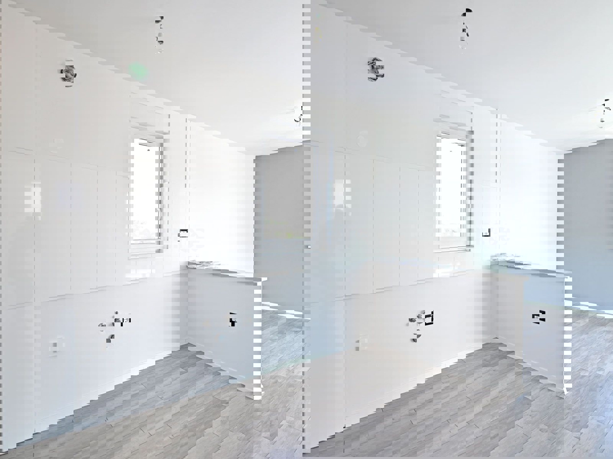 ISTRIA, zona Parenzo – appartamento in un nuovo edificio (65 m²), 2. piano