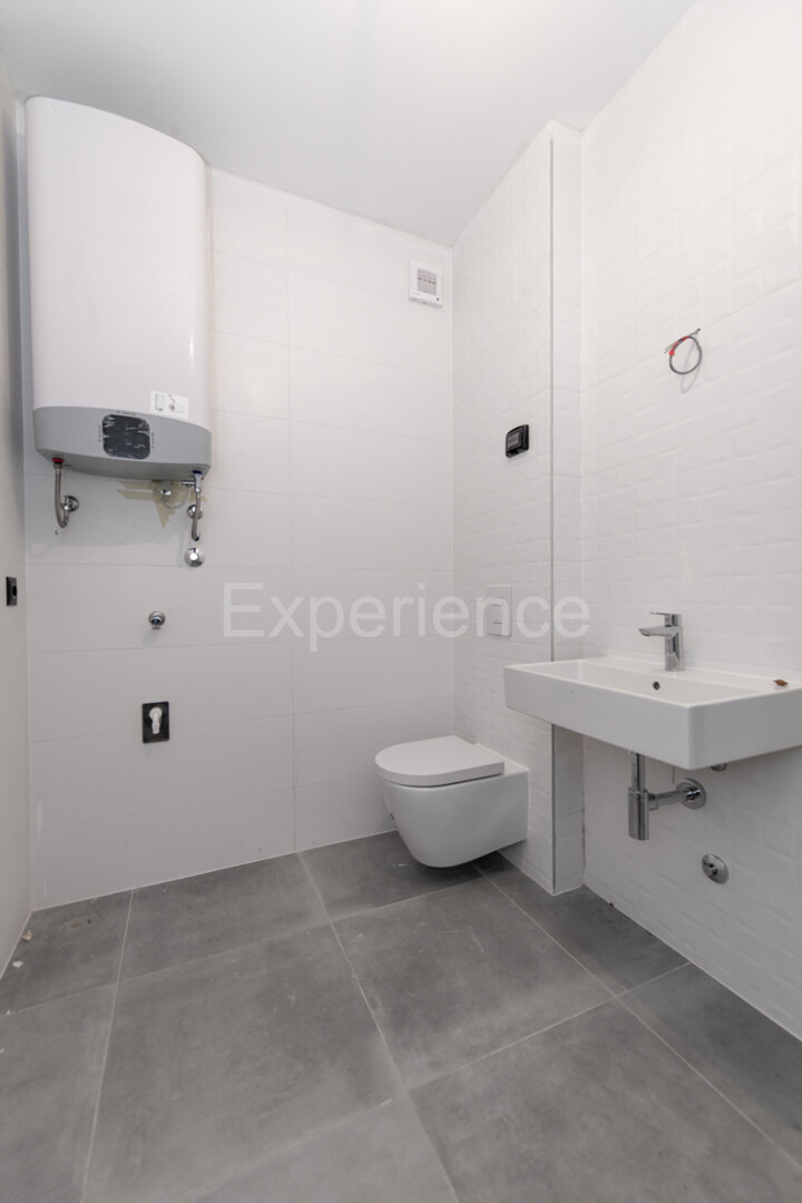 ISTRIA, Umago - appartamento con spazioso balcone (11,07 m²), 1. piano, ASCENSORE