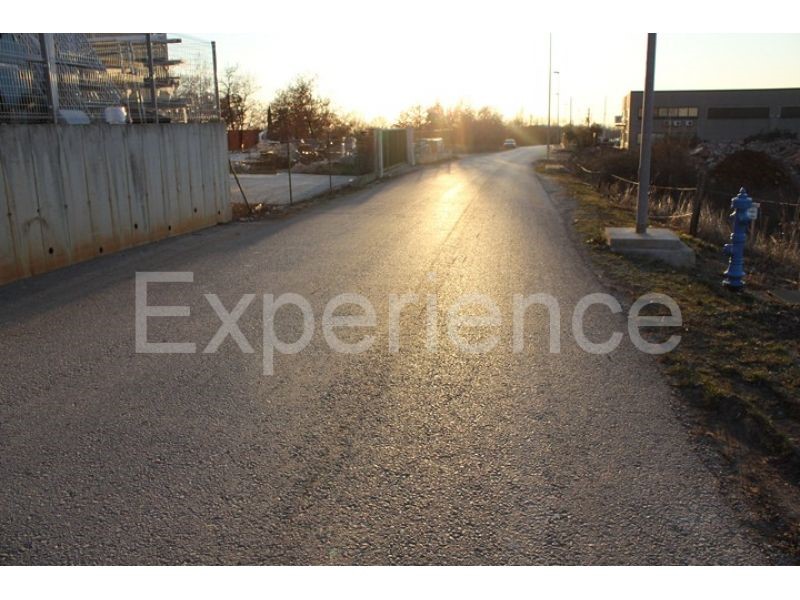 Kaštelir, terreno edificabile 2.547 m² in zona commerciale