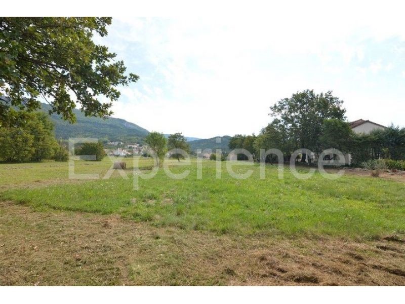 ISTRIA, Buzet - terreno edificabile, superficie di 2.531 m²