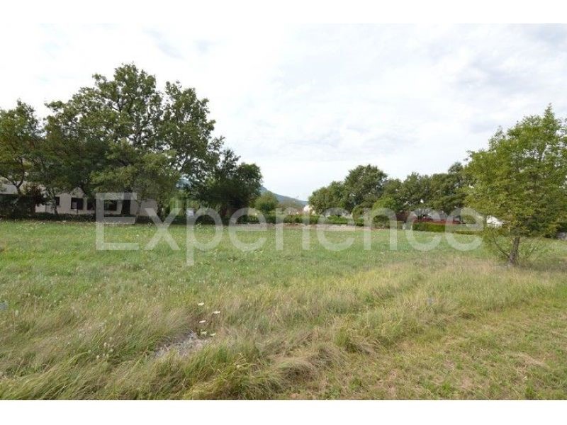 ISTRIA, Buzet - terreno edificabile, superficie di 2.531 m²