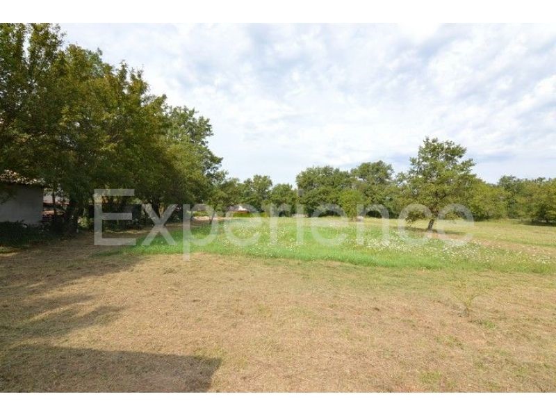 ISTRIA, Buzet - terreno edificabile, superficie di 2.531 m²