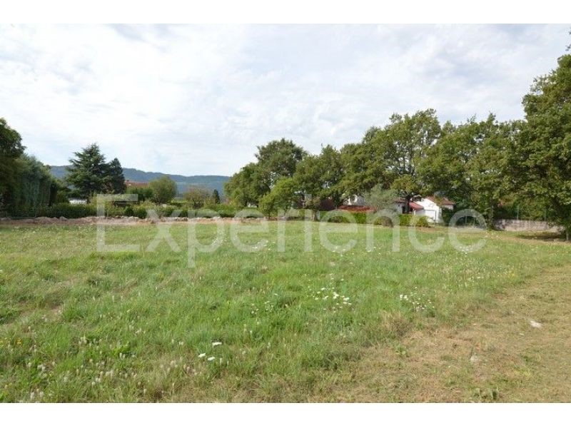 ISTRIA, Buzet - terreno edificabile, superficie di 2.531 m²