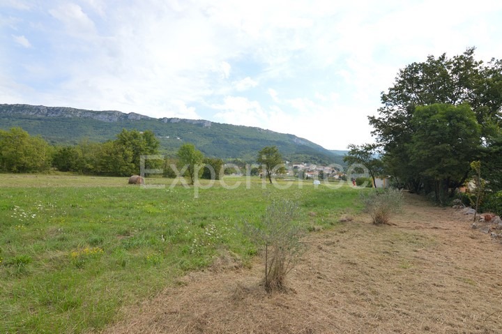 ISTRIA, Buzet - terreno edificabile, superficie di 2.531 m²