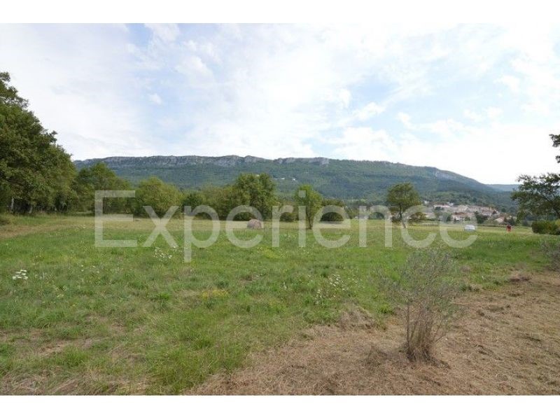ISTRIA, Buzet - terreno edificabile, superficie di 2.531 m²