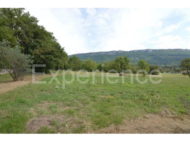 ISTRIA, Buzet - terreno edificabile, superficie di 2.531 m²