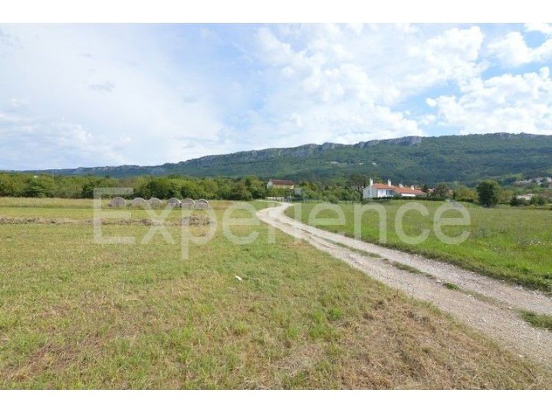 ISTRIA, Buzet - terreno edificabile, superficie di 2.531 m²
