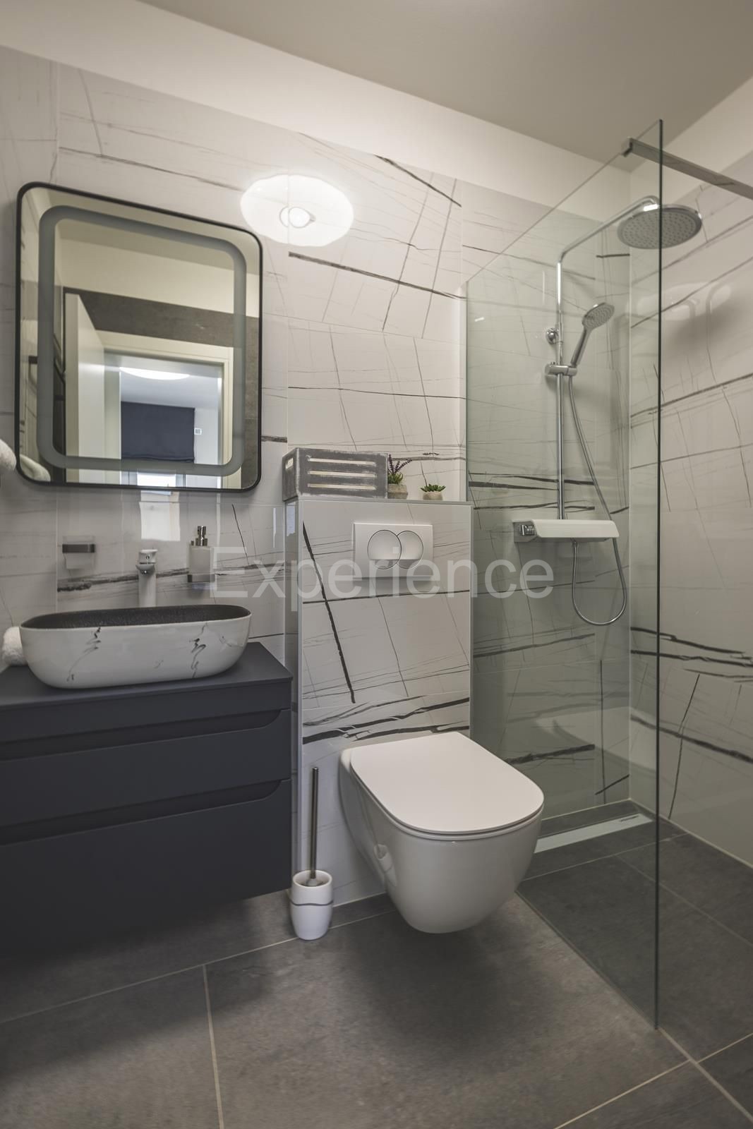 Umago - a circa 1.000 m dalla spiaggia, villa mediterranea con piscina!