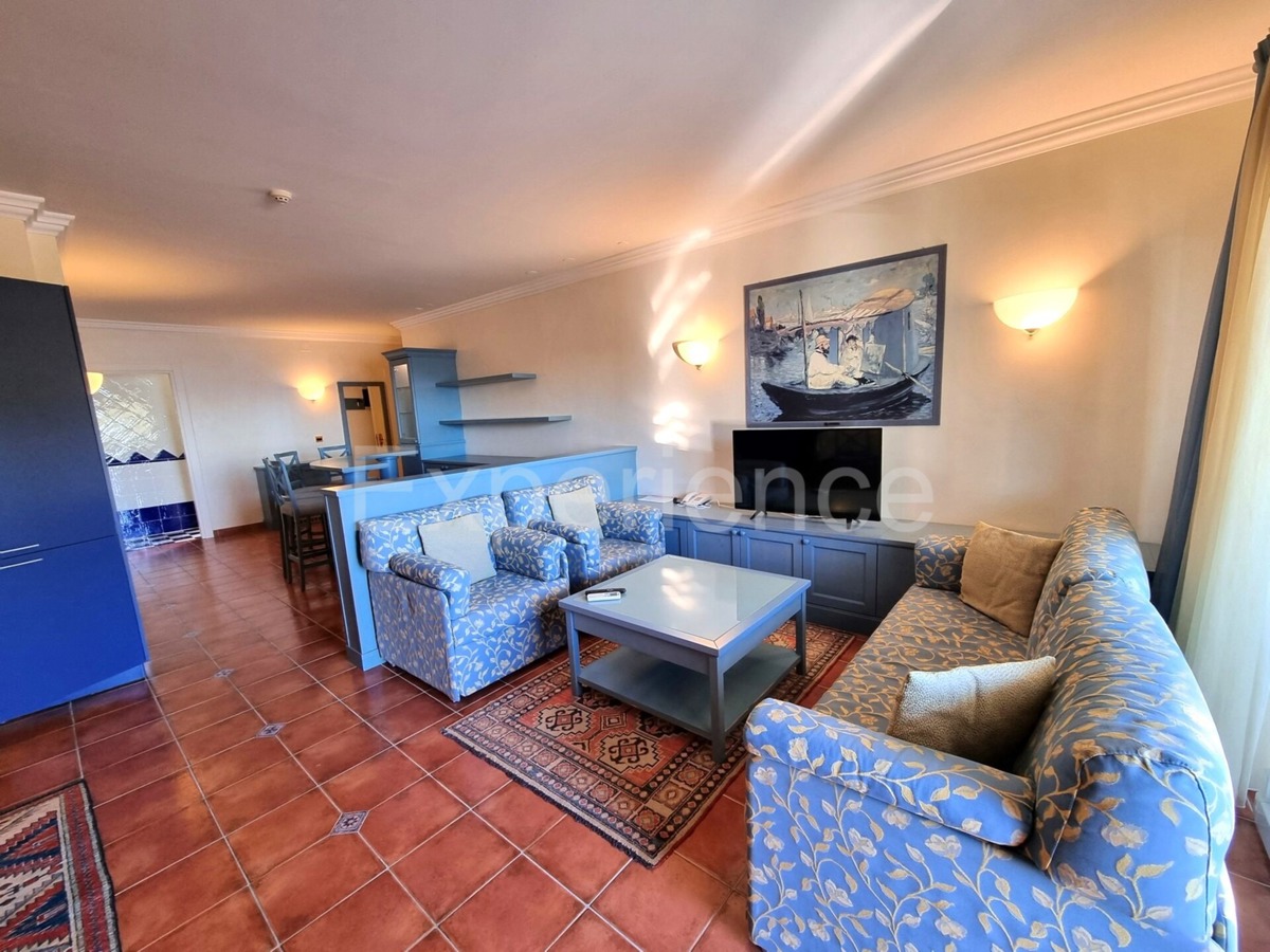 POSIZIONE ESCLUSIVA! Crveni Vrh - appartamento con spaziosa terrazza, a 130 m dal mare!