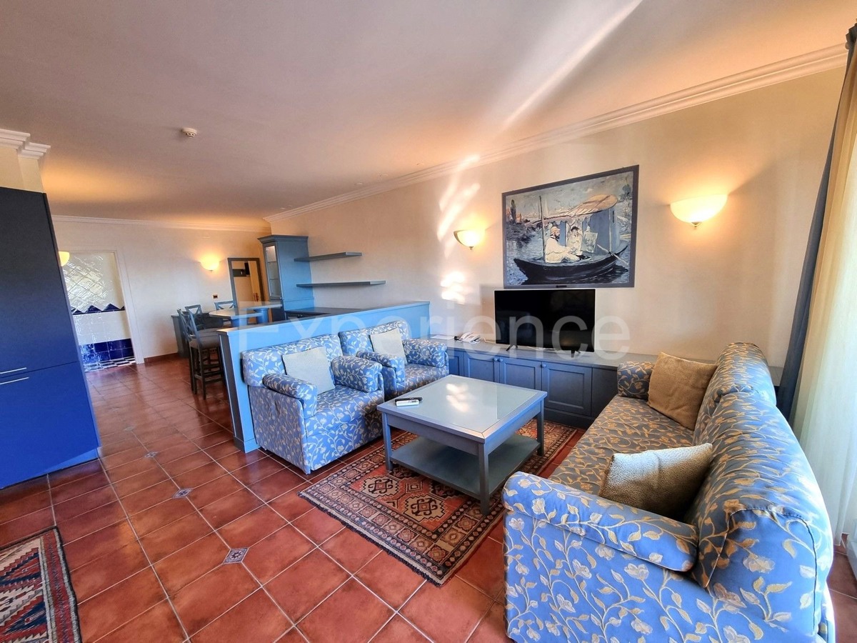 POSIZIONE ESCLUSIVA! Crveni Vrh - appartamento con spaziosa terrazza, a 130 m dal mare!