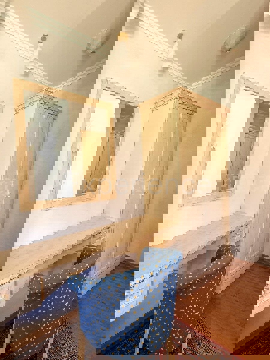 POSIZIONE ESCLUSIVA! Crveni Vrh - appartamento con spaziosa terrazza, a 130 m dal mare!