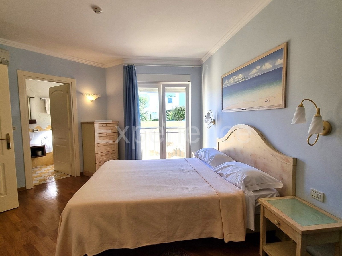 POSIZIONE ESCLUSIVA! Crveni Vrh - appartamento con spaziosa terrazza, a 130 m dal mare!