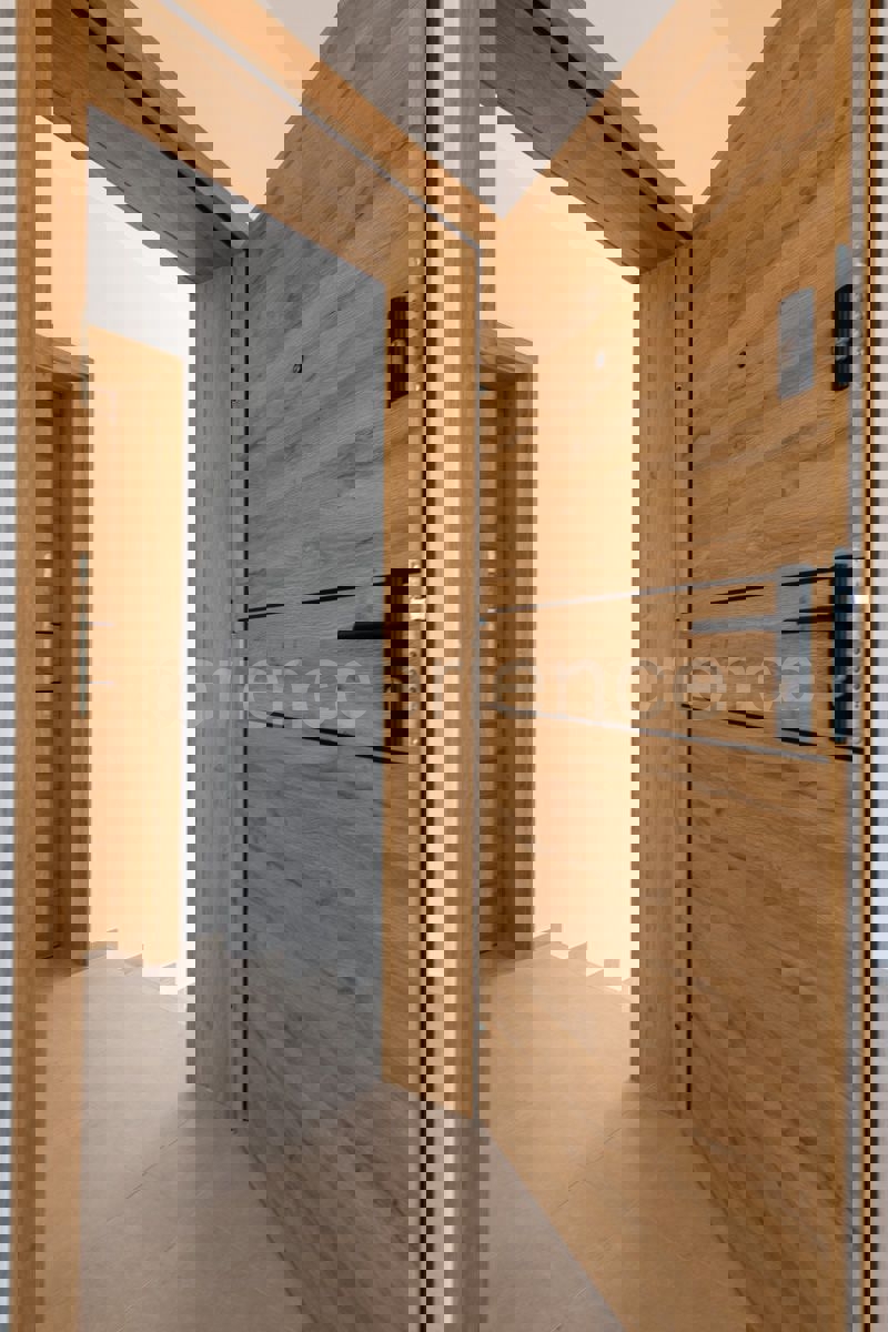 Tar - 2 km dal mare, appartamento in un edificio nuovo, 1. piano, 2 posti auto