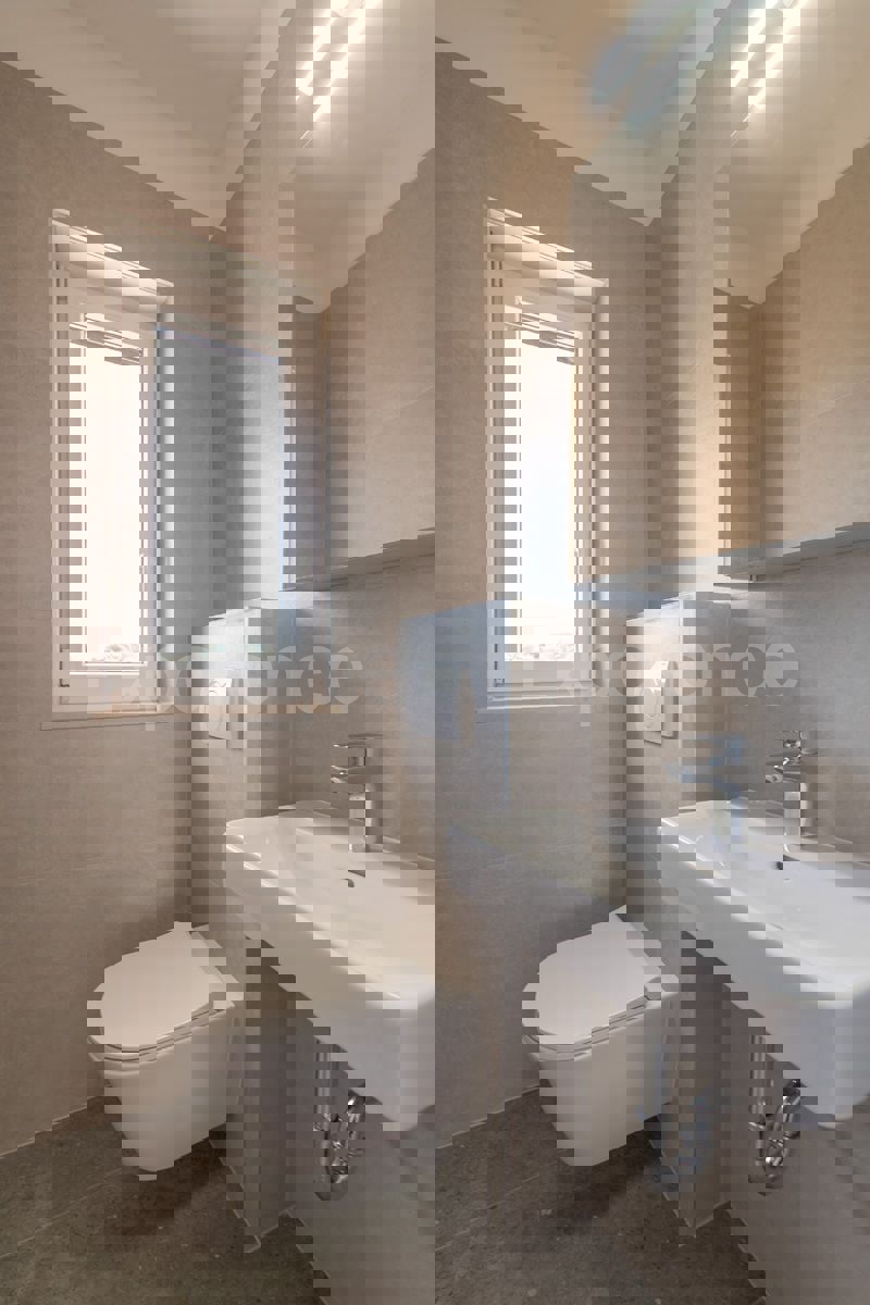 Tar - 2 km dal mare, appartamento in un edificio nuovo, 1. piano, 2 posti auto