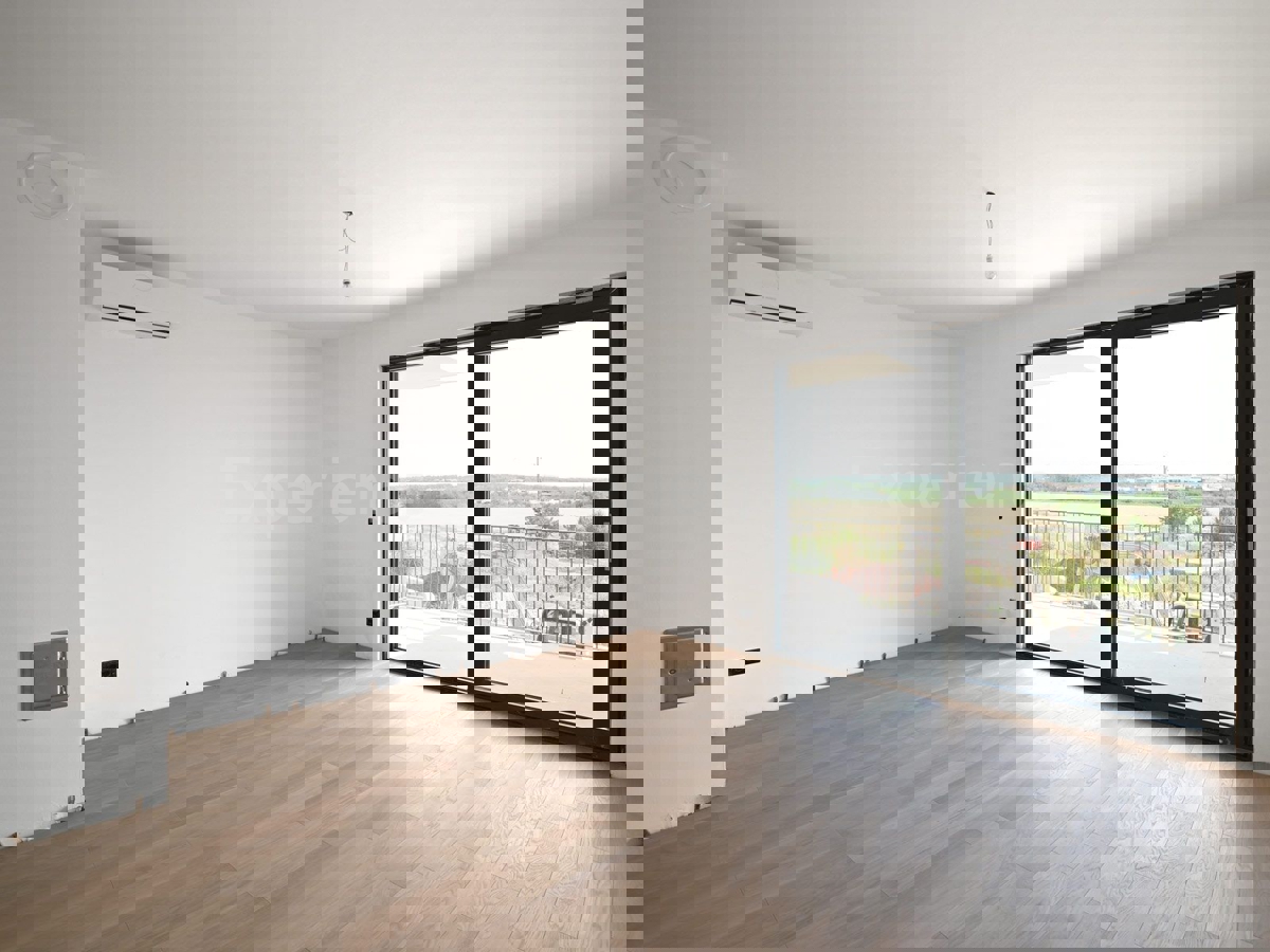 ISTRIA, Umago - Moderno appartamento con 2 camere da letto, 1.000 m dal mare 