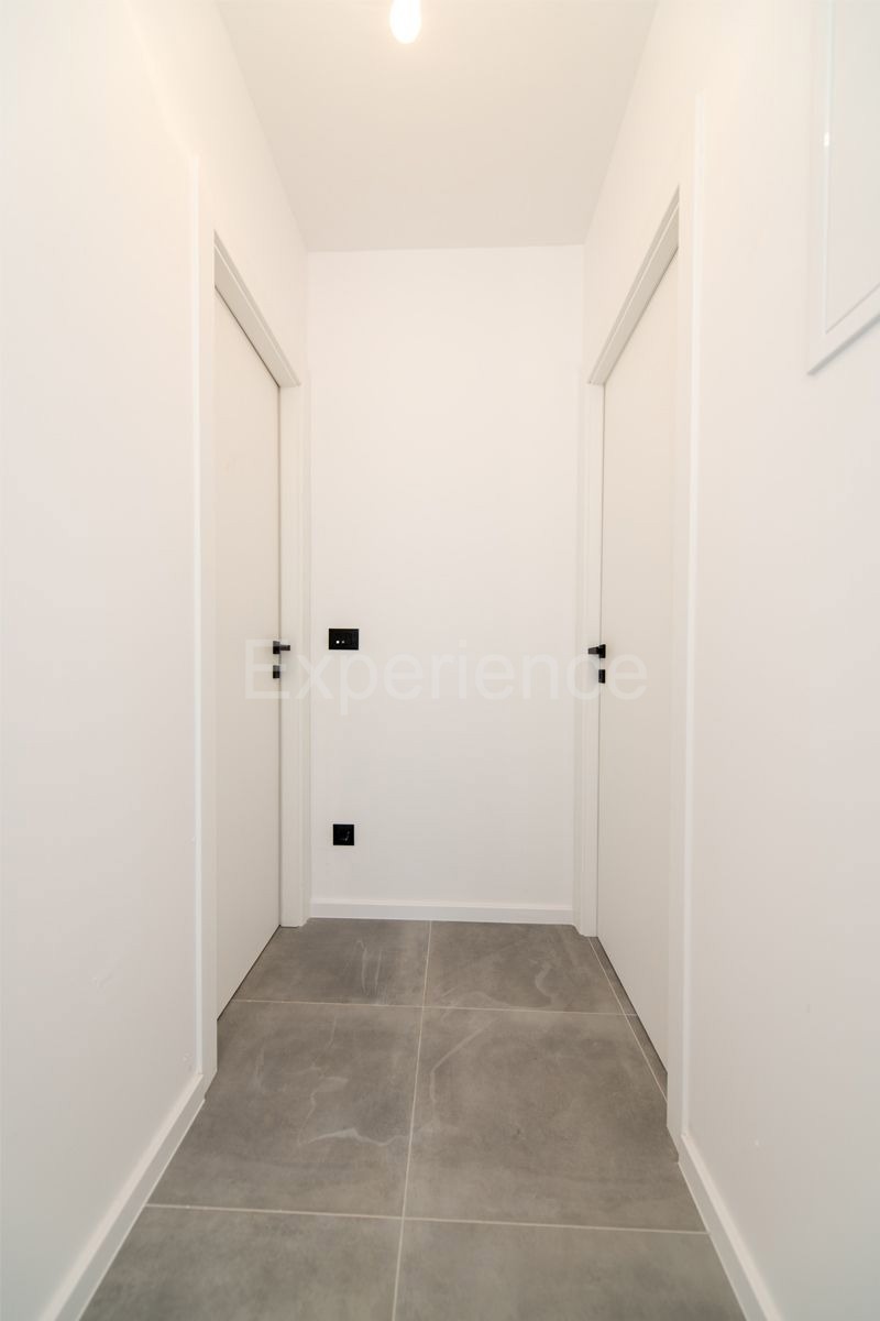 ISTRIA, Umago - appartamento in edificio di nuova costruzione, 1. piano, garage, ASCENSORE