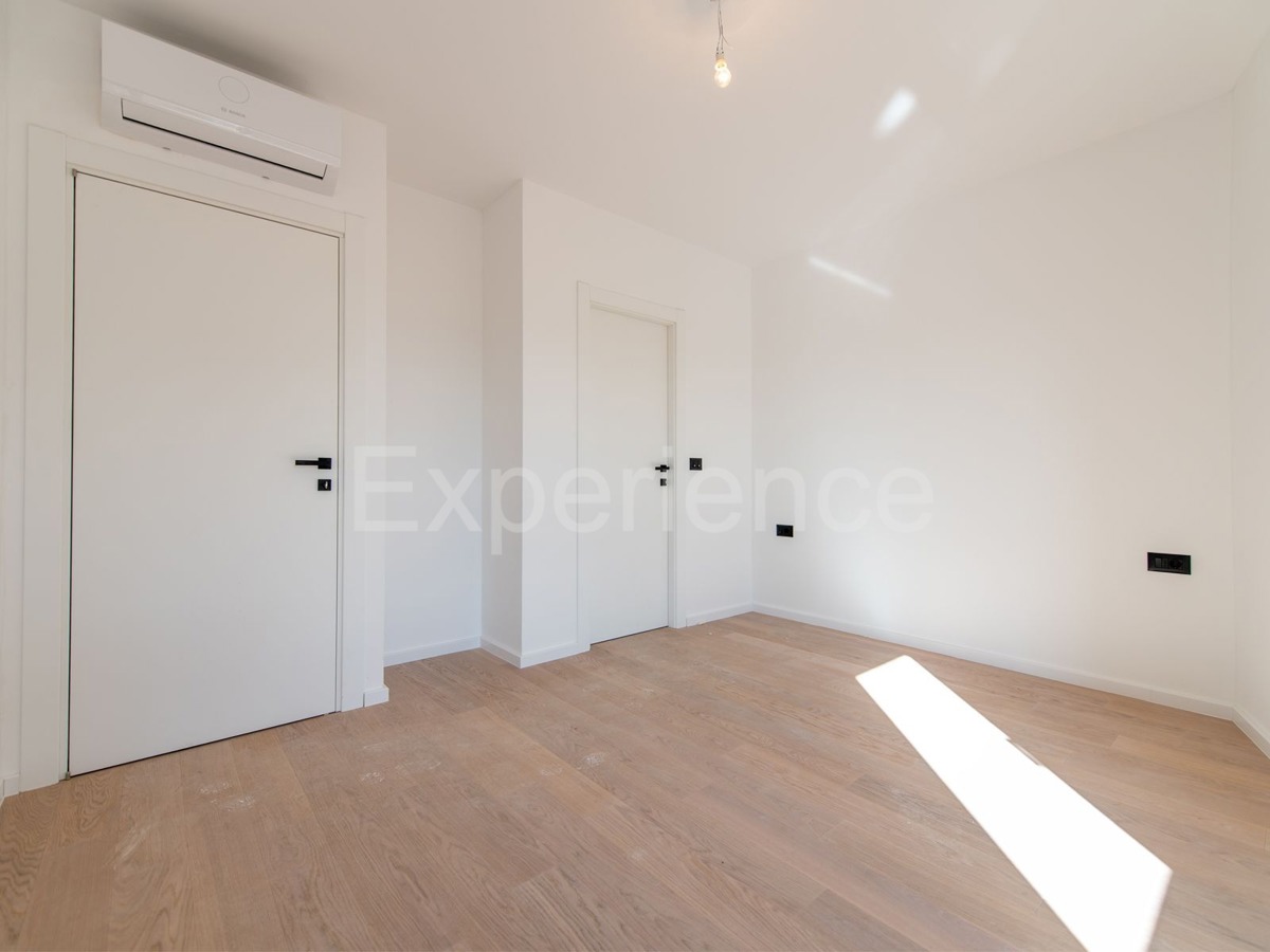 ISTRIA, Umago - appartamento in edificio di nuova costruzione, 1. piano, garage, ASCENSORE