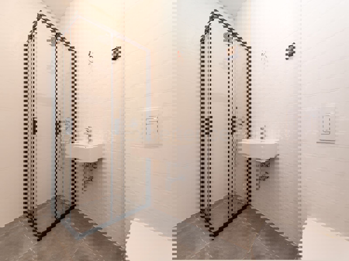 ISTRIA, Umago - appartamento in edificio di nuova costruzione, 1. piano, garage, ASCENSORE