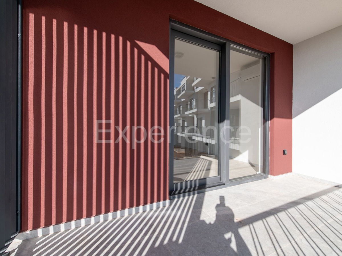 ISTRIA, Umago - appartamento in edificio di nuova costruzione, 1. piano, garage, ASCENSORE