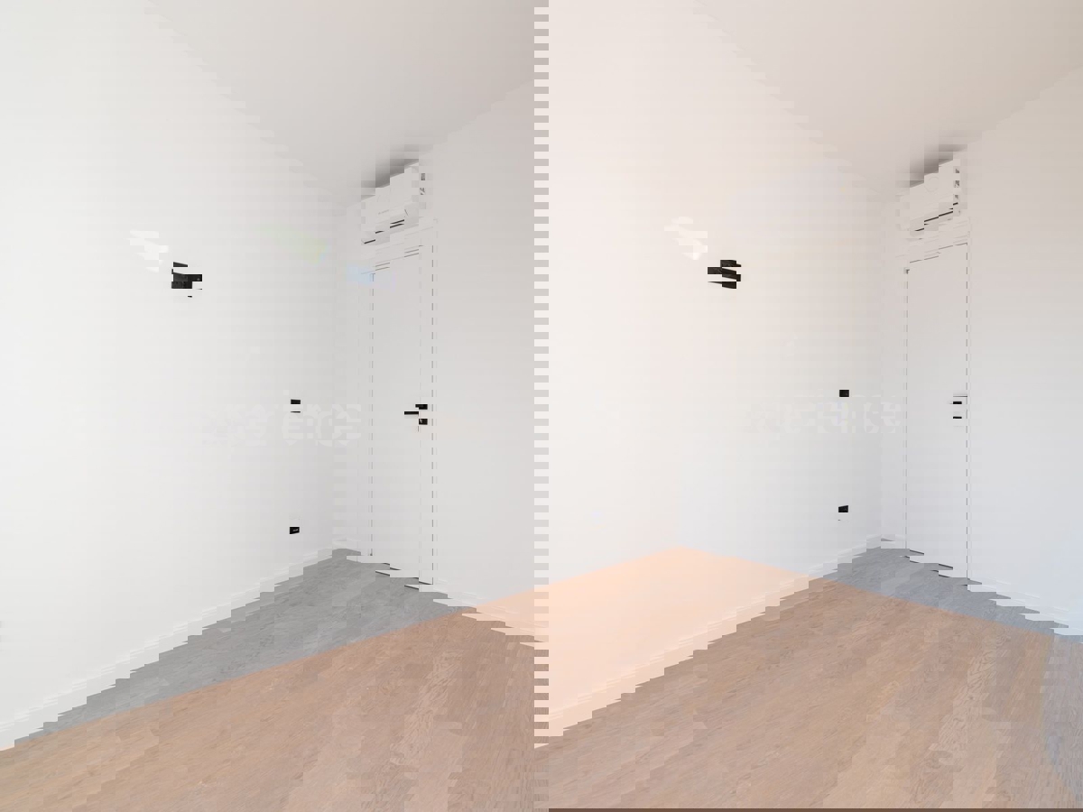 ISTRIA, Umago - appartamento in edificio di nuova costruzione, 1. piano, garage, ASCENSORE