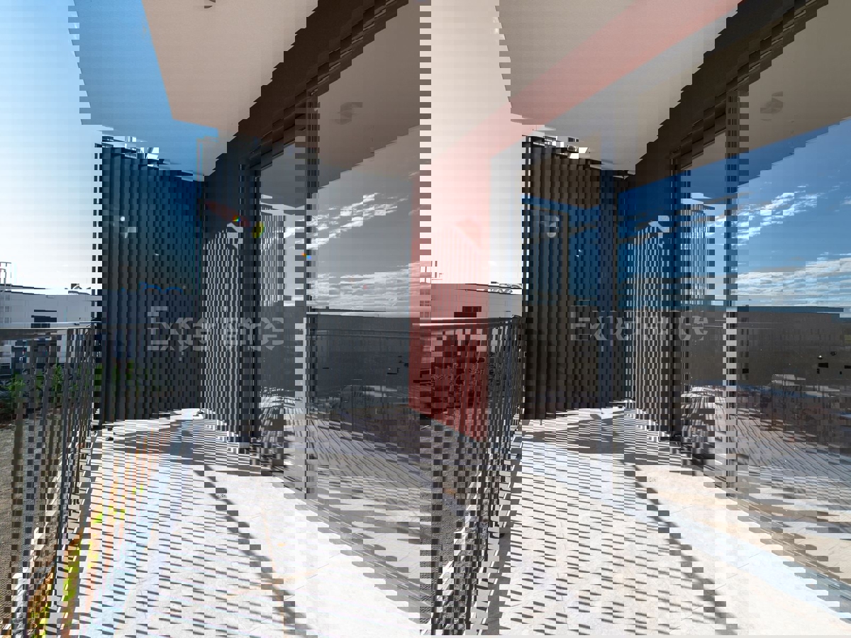 ISTRIA, Umago - appartamento in edificio di nuova costruzione, 1. piano, garage, ASCENSORE