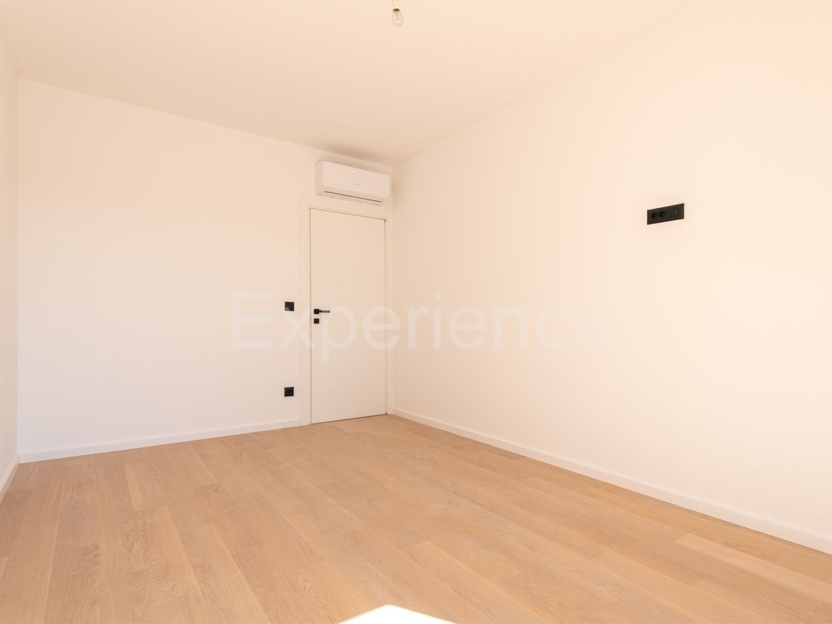 ISTRIA, Umago - appartamento in un nuovo edificio con spazioso balcone, 3. piano, ASCENSORE