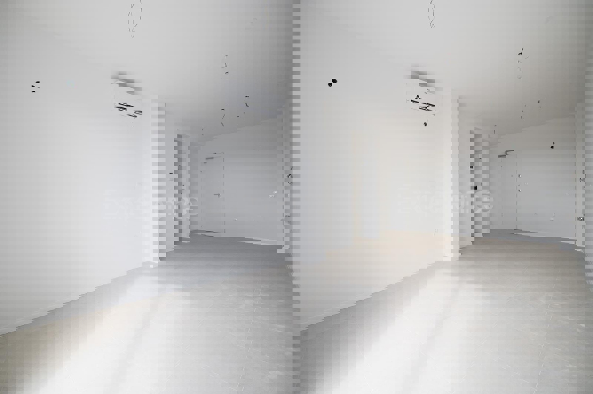 Vabriga - appartamento in un nuovo edificio, 2. piano, ASCENSORE!