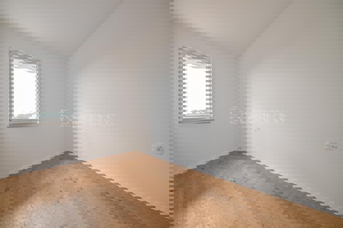 Vabriga - appartamento in un nuovo edificio, 2. piano, ASCENSORE!