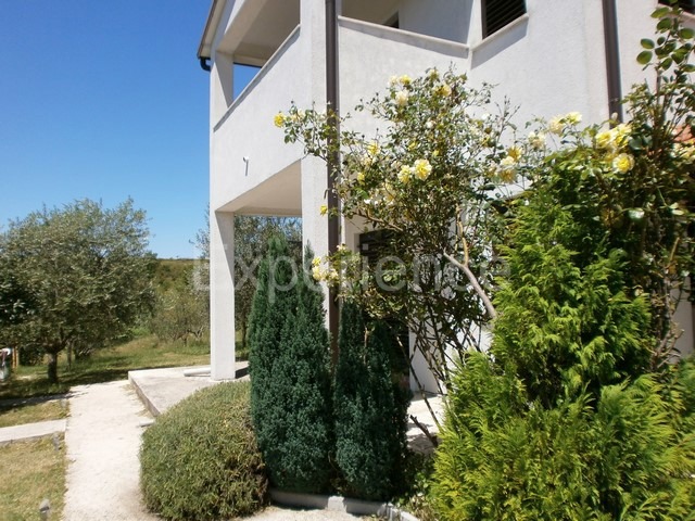 Vižinada, casa con 5 appartamenti, vista Motovun, zona tranquilla