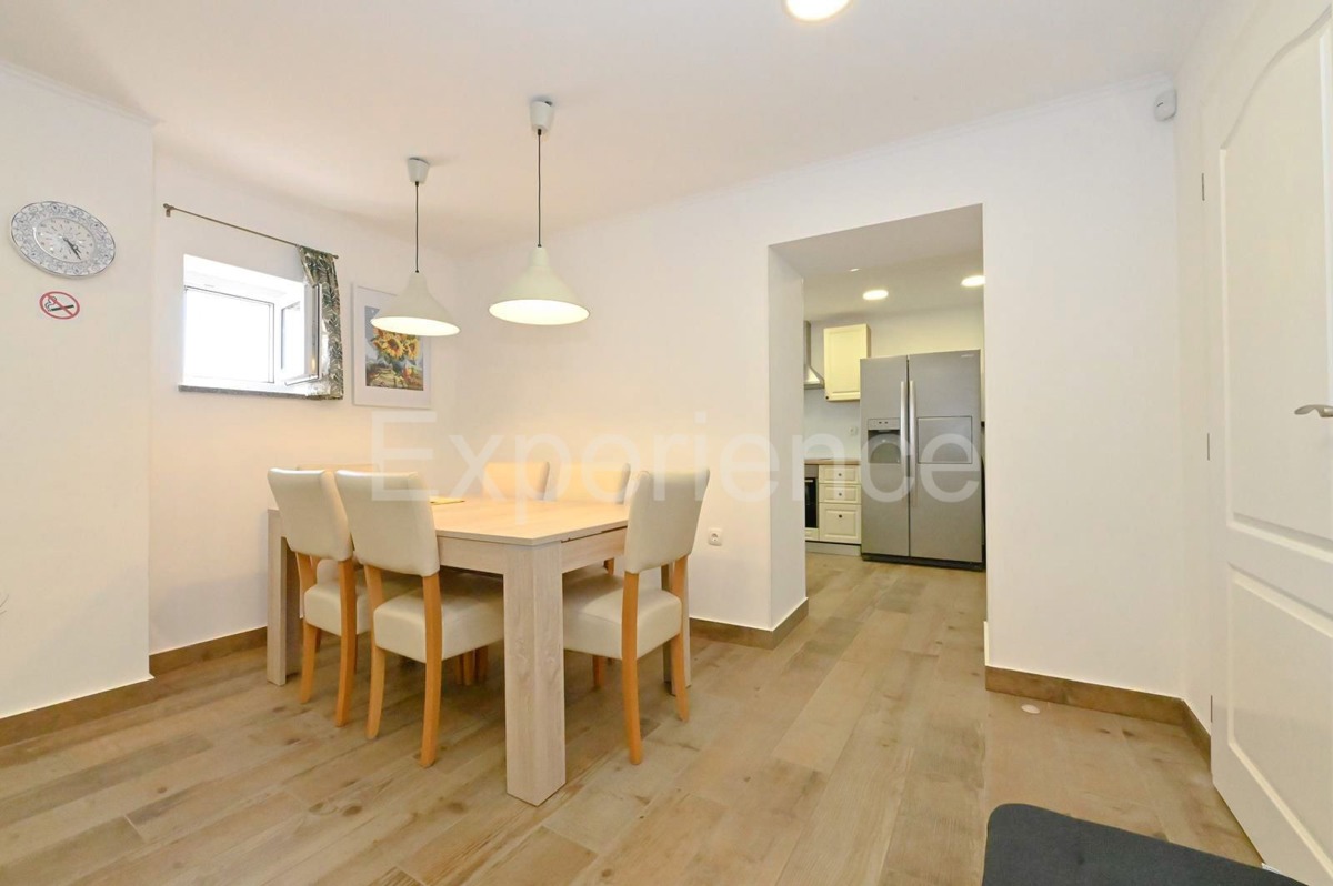 Nelle vicinanze di Parenzo - casa in pietra ristrutturata con piscina