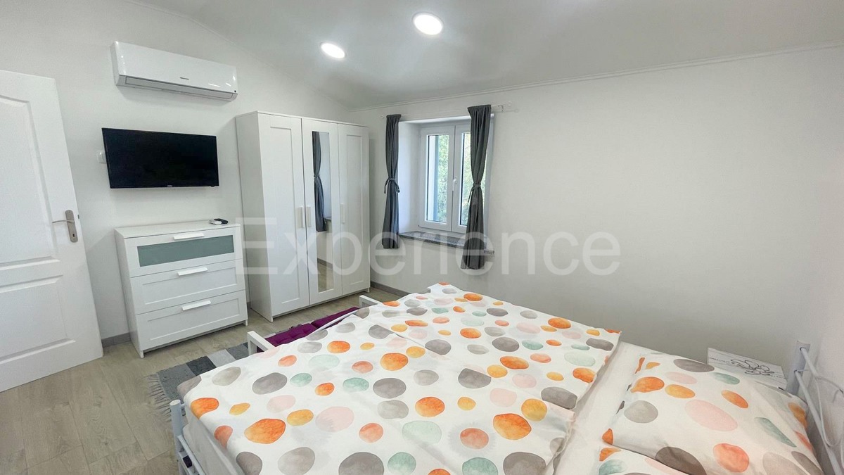 Nelle vicinanze di Parenzo - casa in pietra ristrutturata con piscina