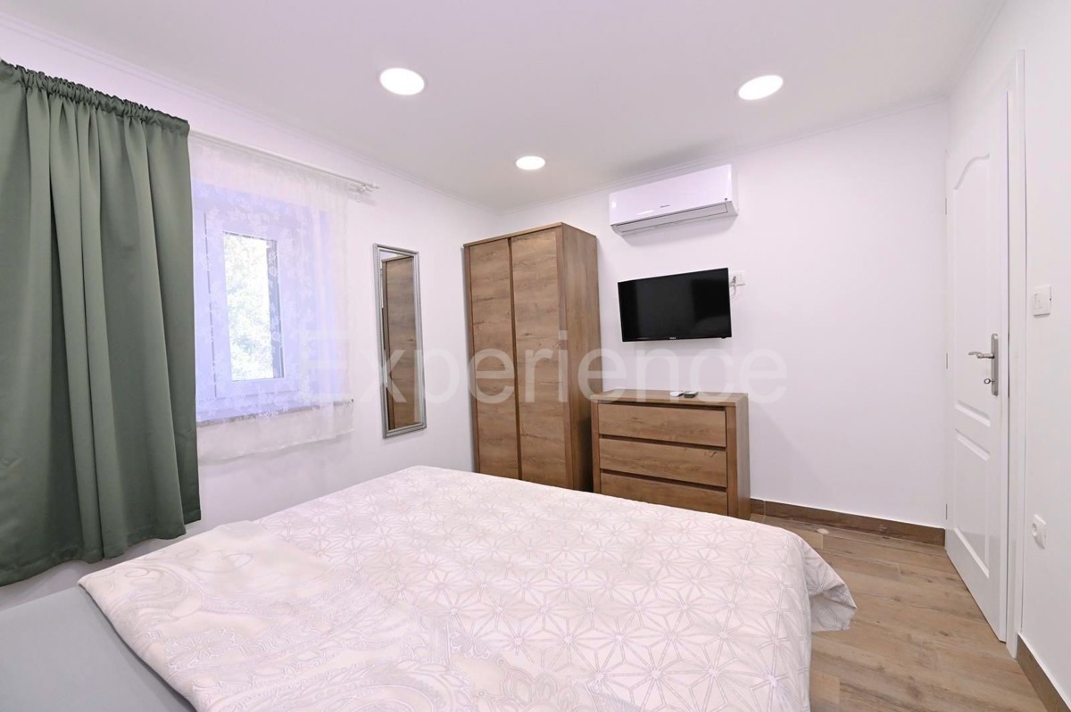 Nelle vicinanze di Parenzo - casa in pietra ristrutturata con piscina