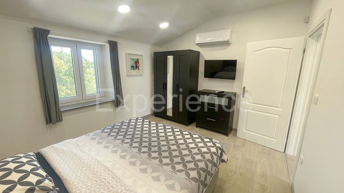 Nelle vicinanze di Parenzo - casa in pietra ristrutturata con piscina