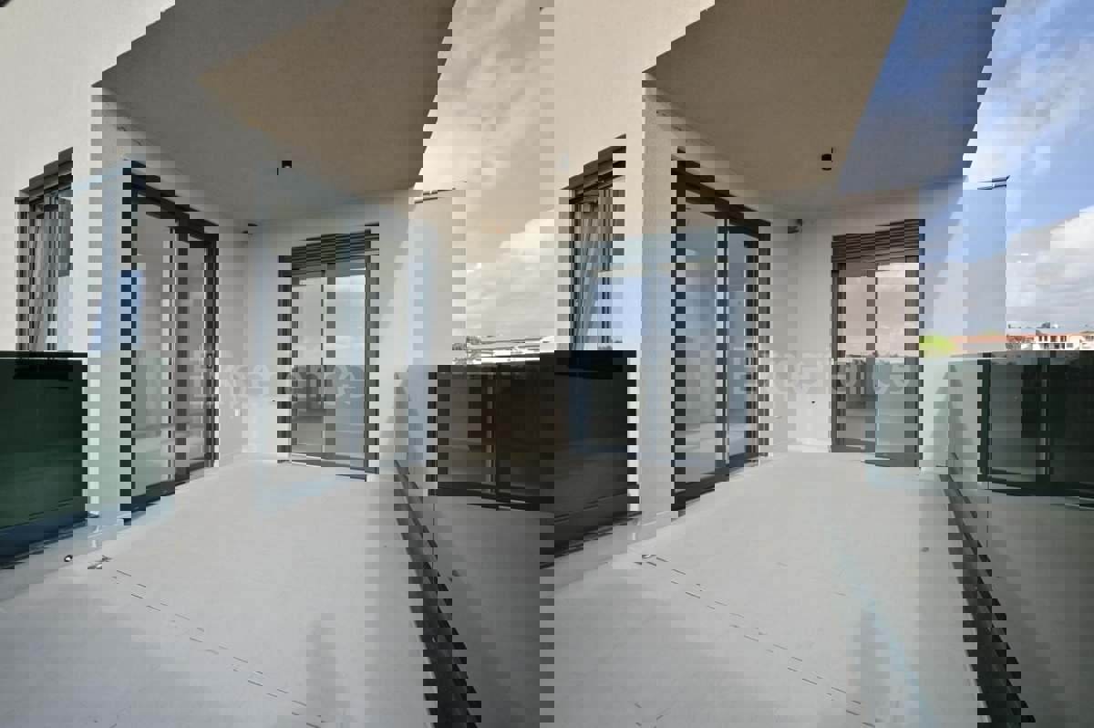 Vabriga - appartamento in un nuovo edificio con TERRAZZA SUL TETTO, 3. piano, ASCENSORE