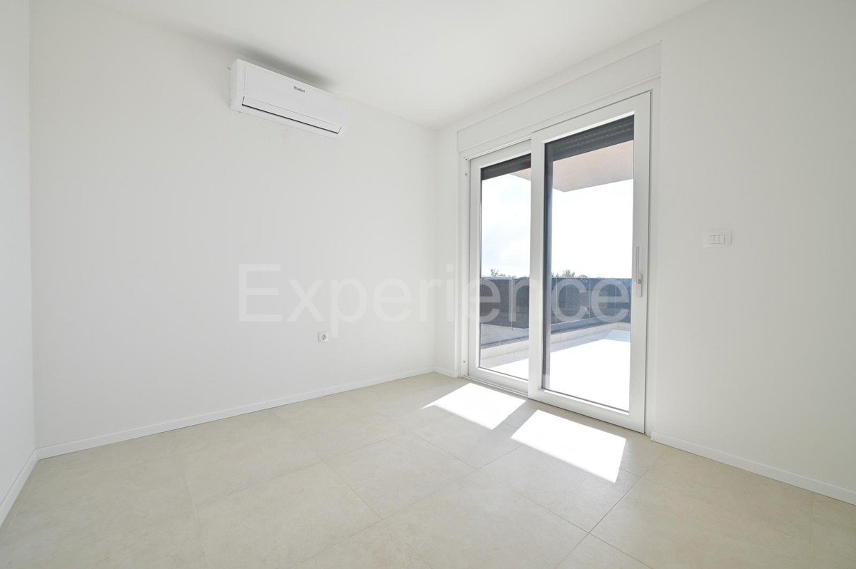 Vabriga - appartamento in un nuovo edificio con TERRAZZA SUL TETTO, 3. piano, ASCENSORE